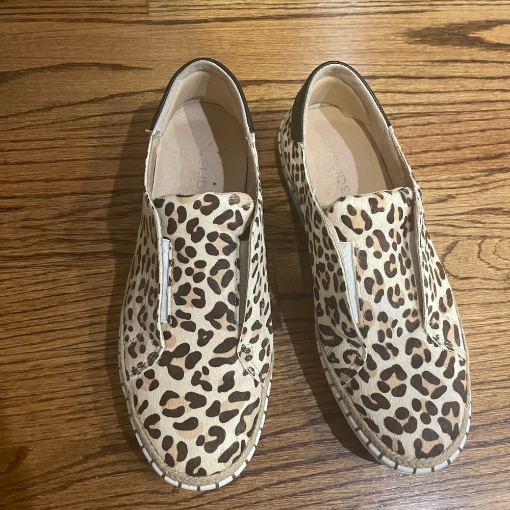 JSlides sneakers, great condition, size 8.5